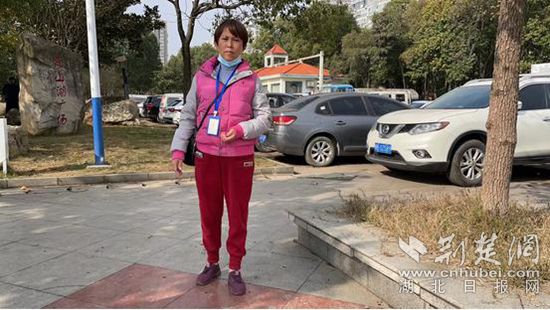奇跡！癱瘓5年的胡斌站了起來.jpg