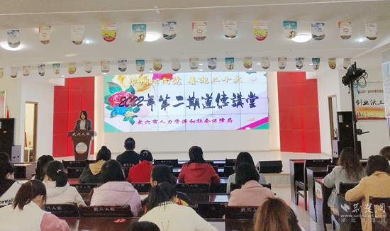 何小華領(lǐng)學(xué)省、市相關(guān)文件.jpg