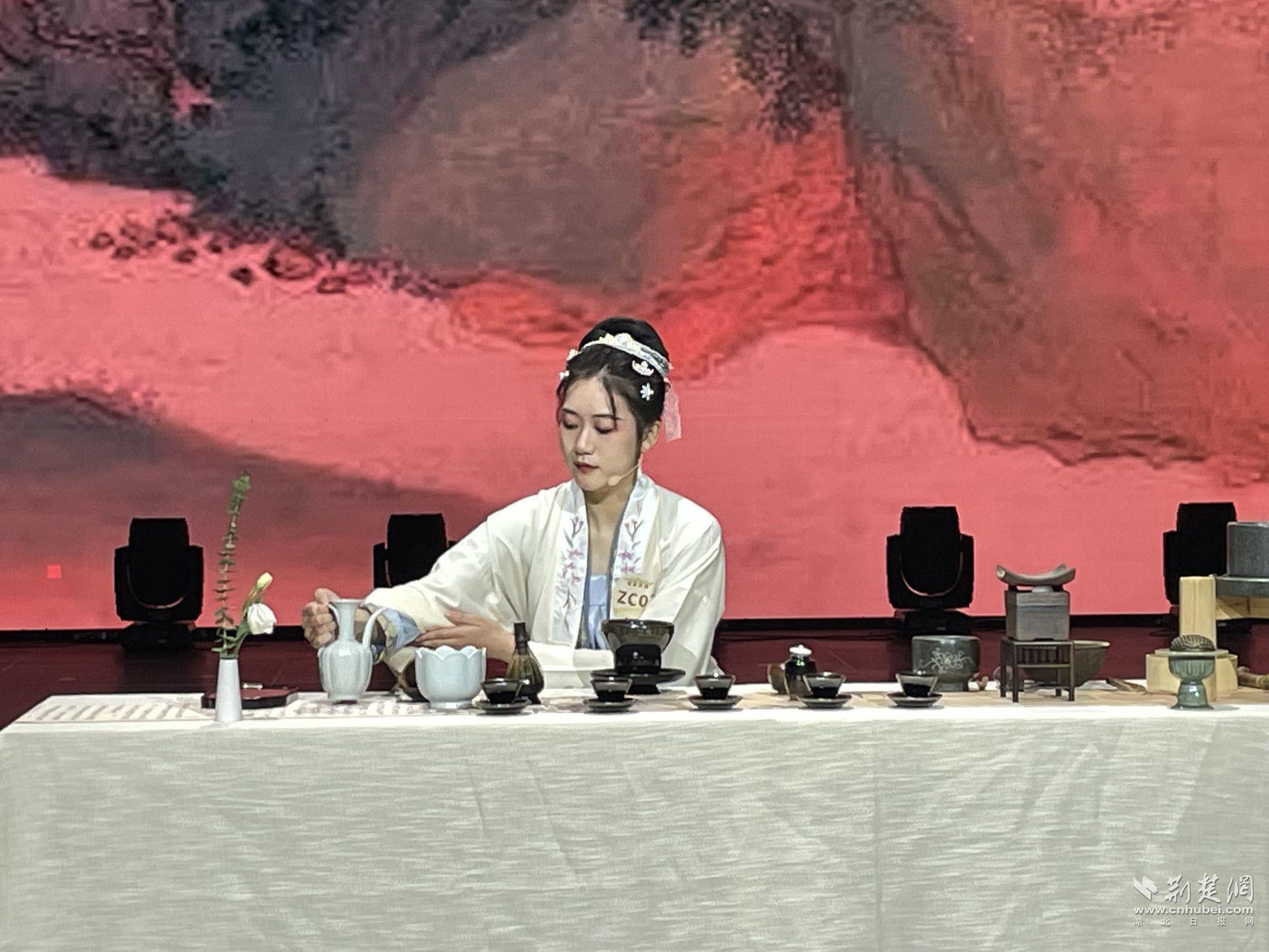 選手展示唐宋點茶技藝.jpg.jpg