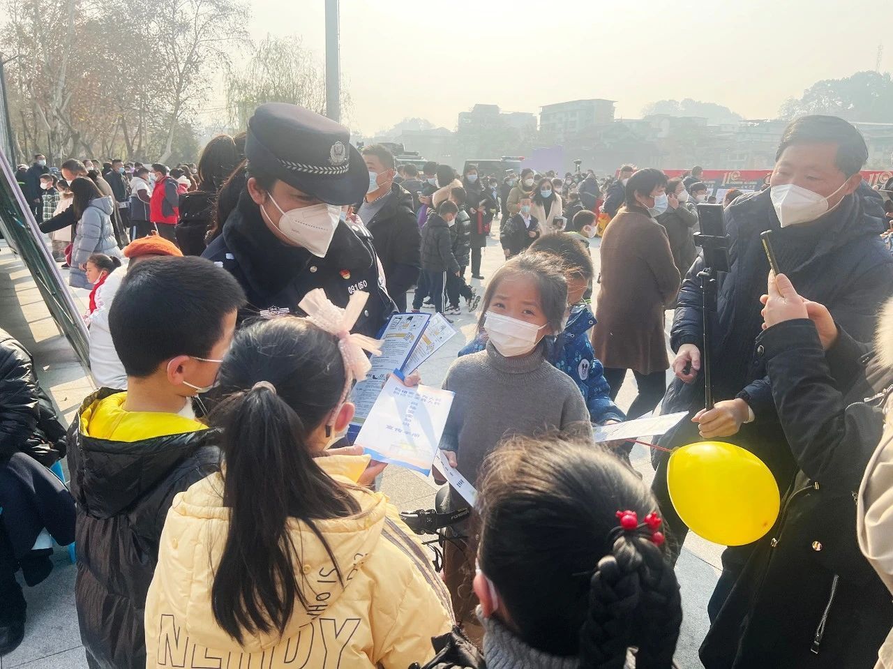 110宣傳日在州工人文化宮開展網(wǎng)絡安全宣傳.jpg.jpg