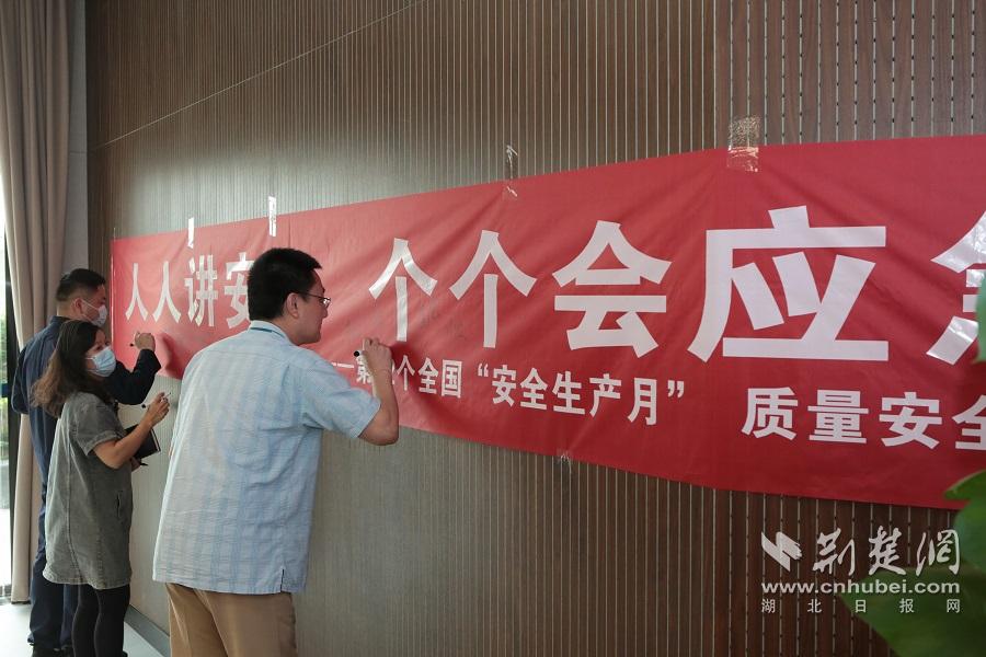 3-3簽名.jpg