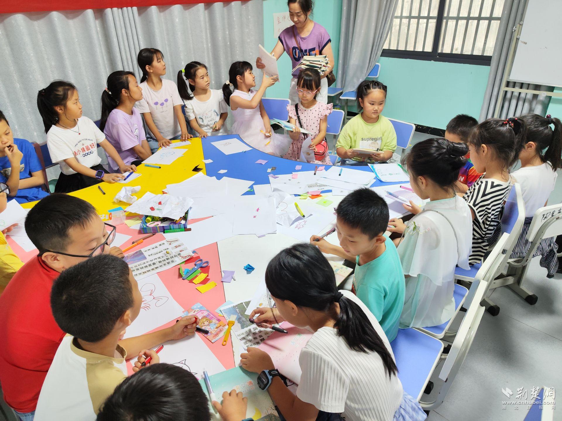 實驗小學(xué)家長代表捐贈1.jpg.jpg