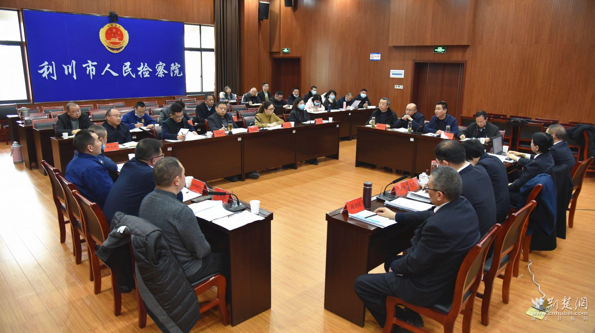 組織與加油點(diǎn)相關(guān)的8個(gè)單位進(jìn)行聽(tīng)證.JPG.JPG