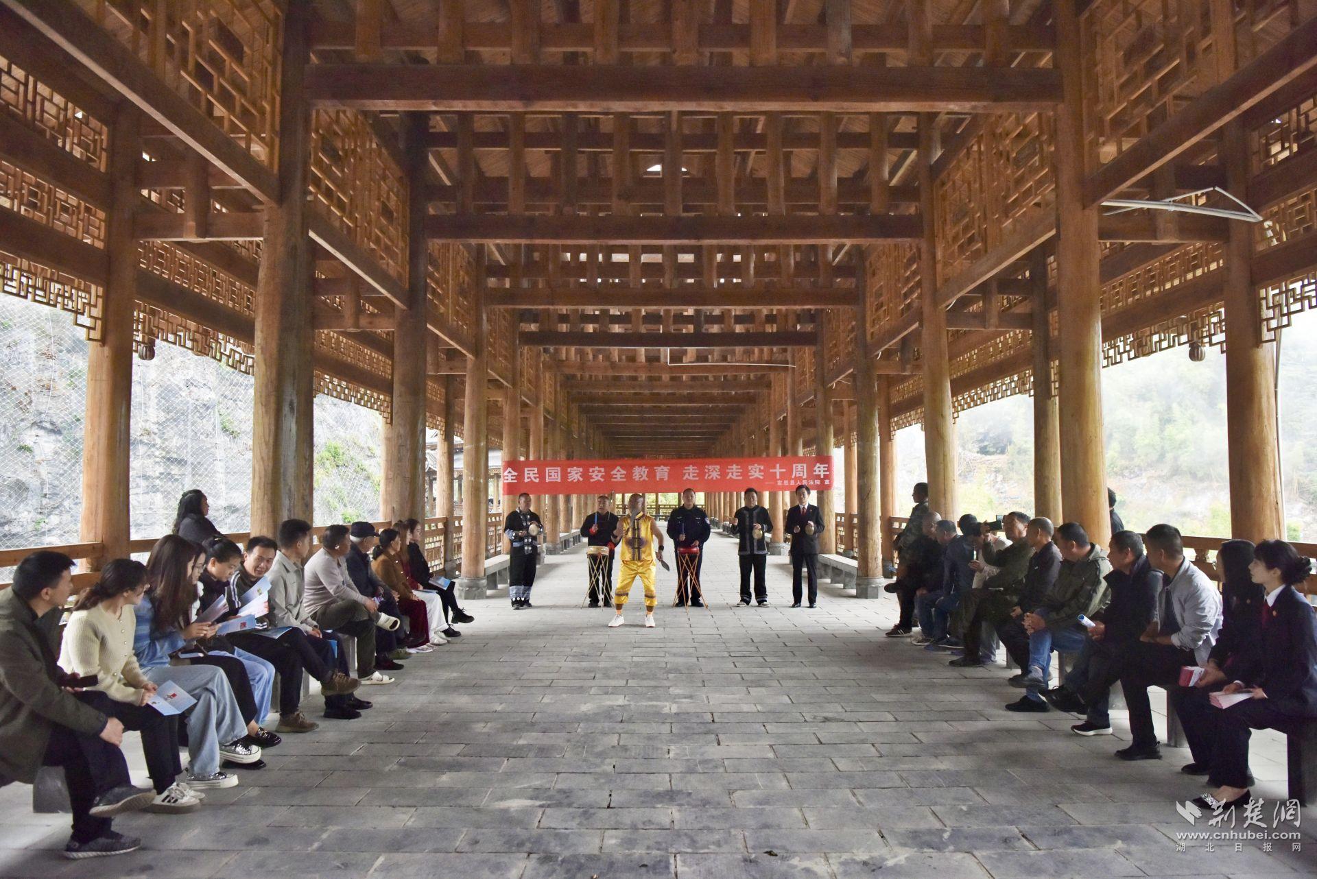圖為普法活動現(xiàn)場.jpg.jpg