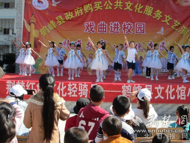 學(xué)生戲曲節(jié)目《寶貝寶貝》.jpg